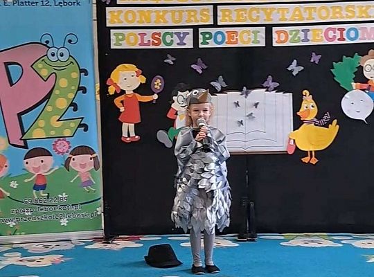 Dziewczynka podczas występu