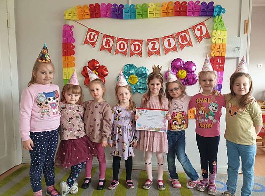 Dziewczynki z solenizantką