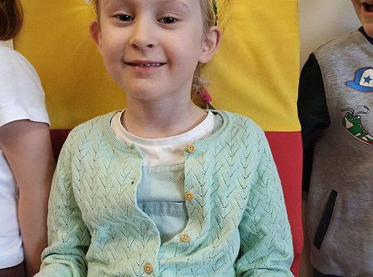 Jubilatka na tronie urodzinowym