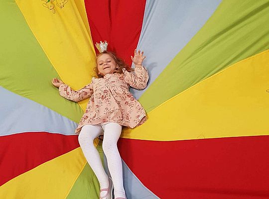 Jubilatka na chuście animacyjnej