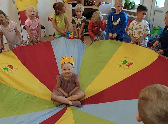 Jubilatka na chuście animacyjnej