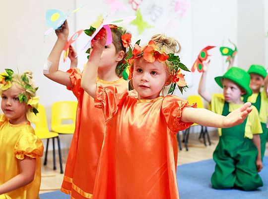 Dzieci podczas tańca