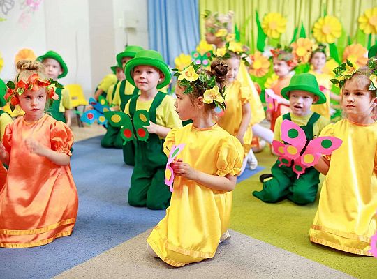 Dzieci podczas tańca