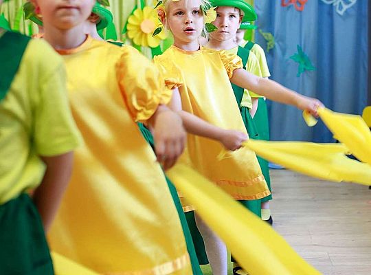 Dzieci podczas tańca