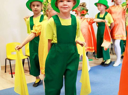 Dzieci podczas tańca