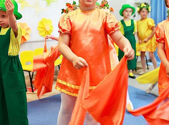 Dzieci podczas tańca