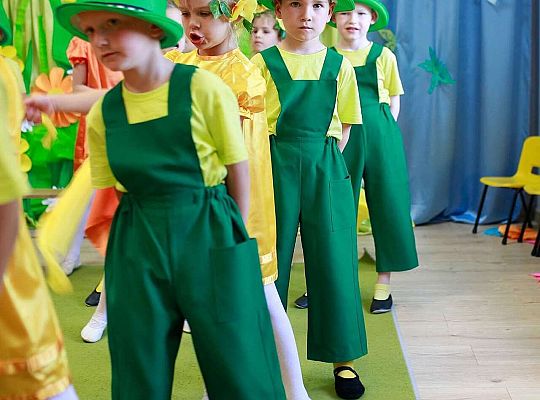 Dzieci podczas tańca