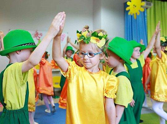 Dzieci podczas tańca