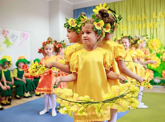 Dzieci podczas tańca