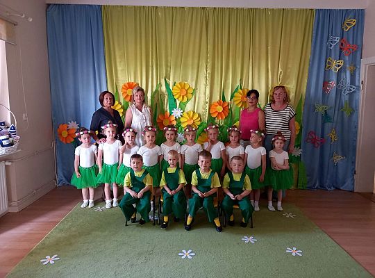 Dzieci wraz z Paniami