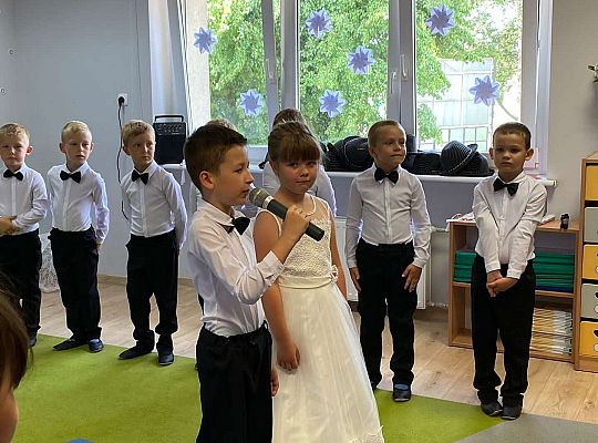 Dzieci recytują wiersze