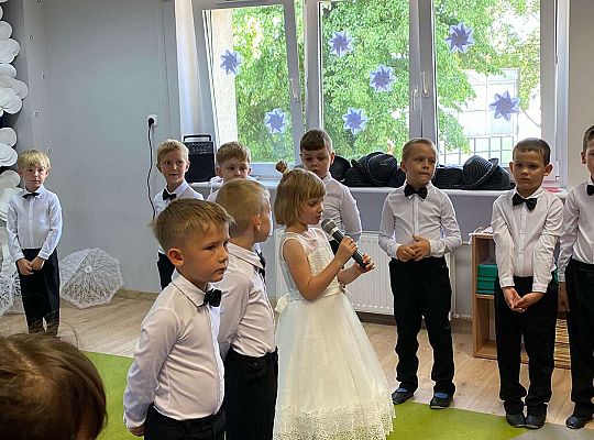 Dzieci recytują wiersze