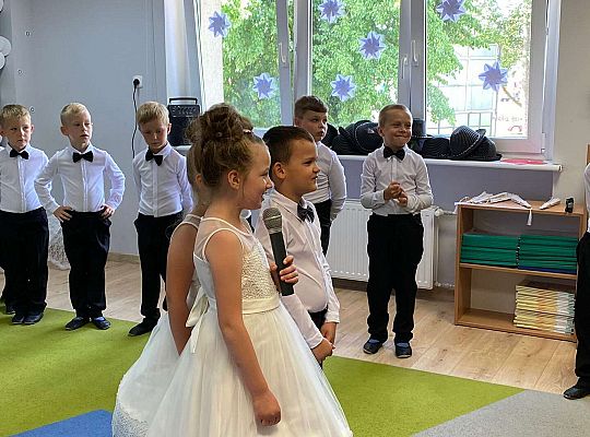 Dzieci recytują wiersze