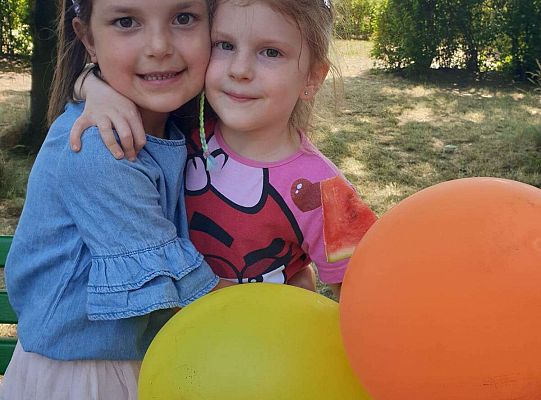 Solenizantka z koleżanką