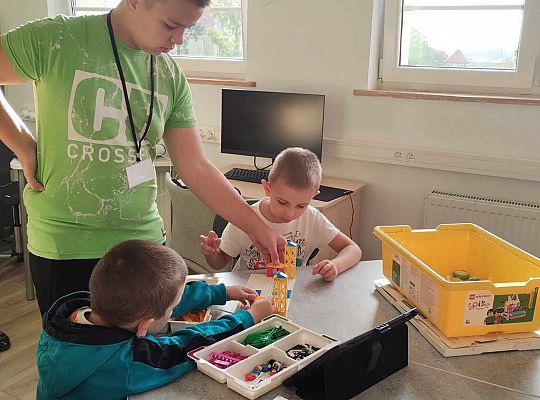 Gr. III  Wyjście do Szkoły Podstawowej nr 1. Programowanie i kodowanie w ramach projektu "Laboratoria przyszłości".