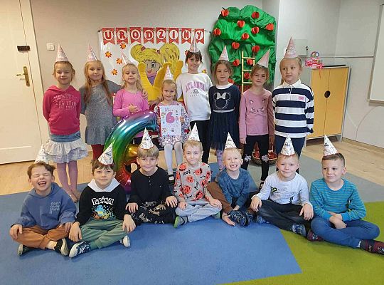 Jubilatka z koleżankami kilegami