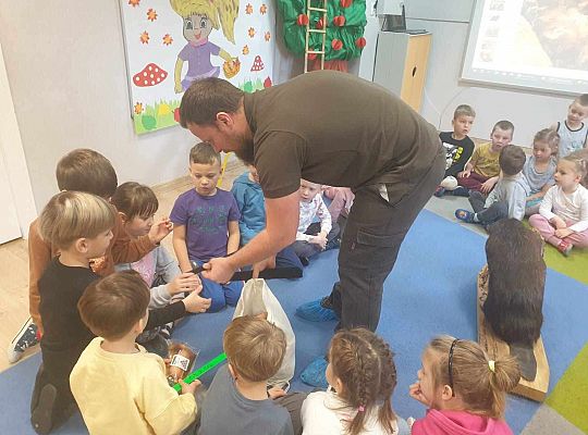 Gr. II i IV Spotkanie z leśniczym - tatą Jędrka