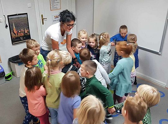 Zabawa do piosenki Puszek Okruszek