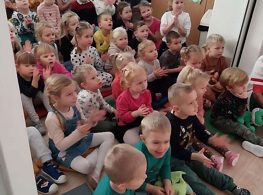 Teatrzyk "Powrót w krainę baśni"
