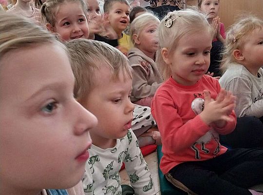 Teatrzyk "Powrót w krainę baśni"