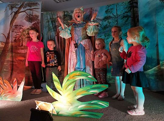 Teatrzyk "Powrót w krainę baśni"