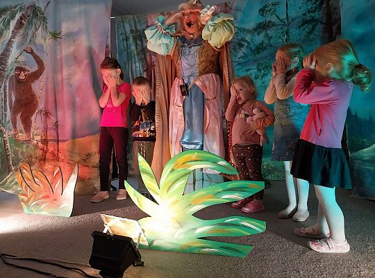 Teatrzyk "Powrót w krainę baśni"