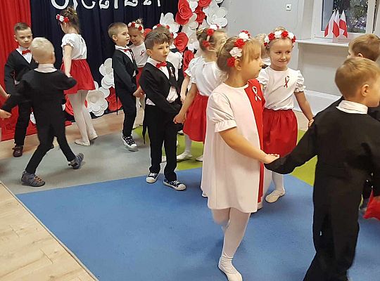 Gr. IV " Barwy naszej Ojczyzny" - popołudniowe spotkanie patriotyczne