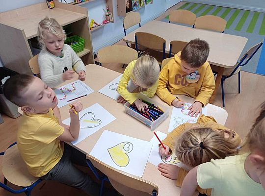 Praca przy stolikach