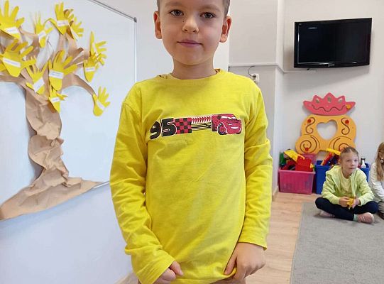 Dzieci tworzą drzewo