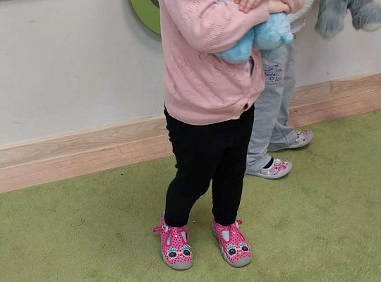 Dziewczynka z misiem