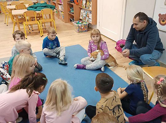 Gr. IV i III Niecodzienny gość w przedszkolu