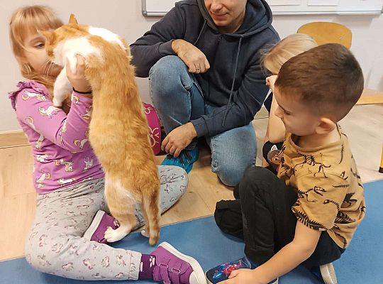 Gr. IV i III Niecodzienny gość w przedszkolu