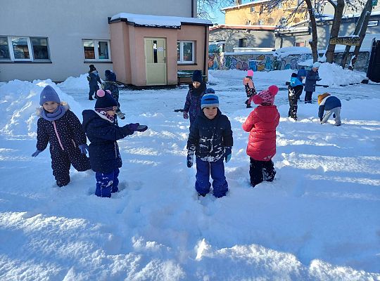 Gr. III Zabawy na śniegu