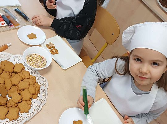 Gr. IV Ozdabiamy pierniczki