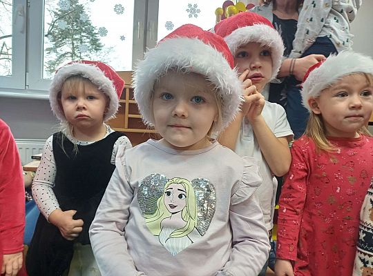 Wspólne śpiewanie kolęd oraz składanie życzeń świątecznych