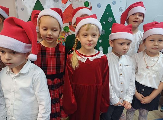 Wspólne śpiewanie kolęd oraz składanie życzeń świątecznych