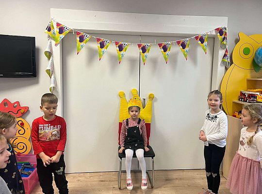 Dzieci z solenizantką