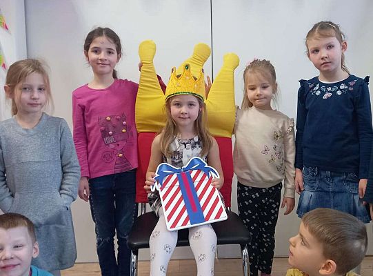 Dzieci z solenizantką