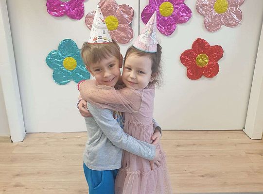 Solenizantka z kolegą