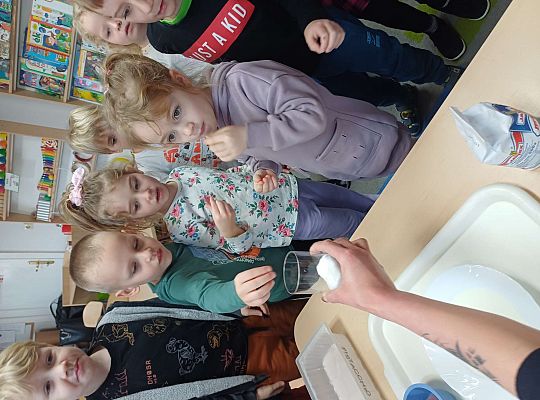 Gr.III Eksperymentujemy i doświadczamy