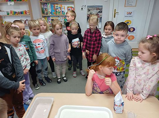 Gr.III Eksperymentujemy i doświadczamy