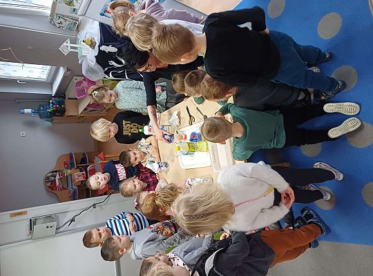 Gr.III Eksperymentujemy i doświadczamy