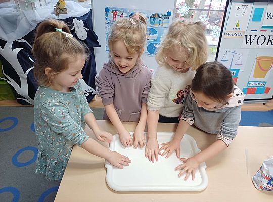 Gr.III Eksperymentujemy i doświadczamy