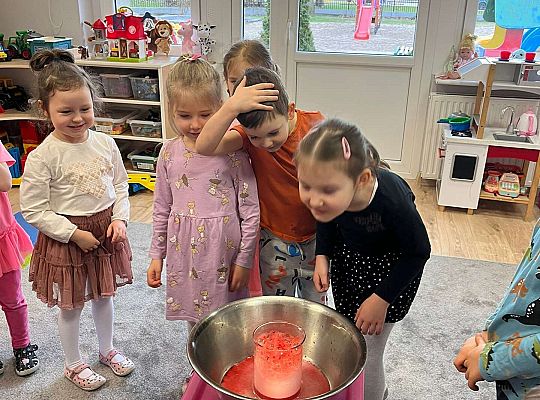 Dzieci eksperymentują