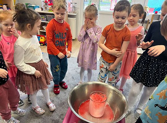 Dzieci eksperymentują