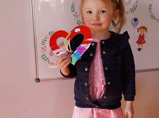 Dziewczynka z laurką