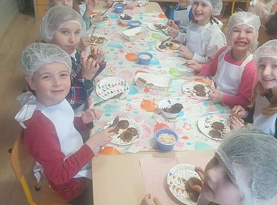 Gr. IV Bawimy się w cukierników