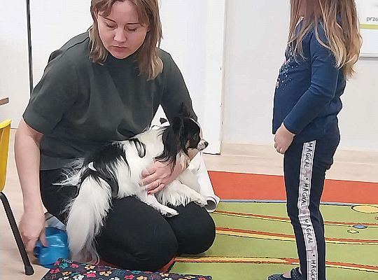 Dzieci uczestniczą w zajęciach