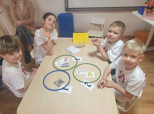 Gr.IV "Jestem chwat - z matematyką za pan  brat" - III międzyprzedszkolne potyczki matematyczne w Przedszkolu nr 9.