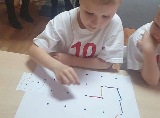 Gr.IV "Jestem chwat - z matematyką za pan  brat" - III międzyprzedszkolne potyczki matematyczne w Przedszkolu nr 9.